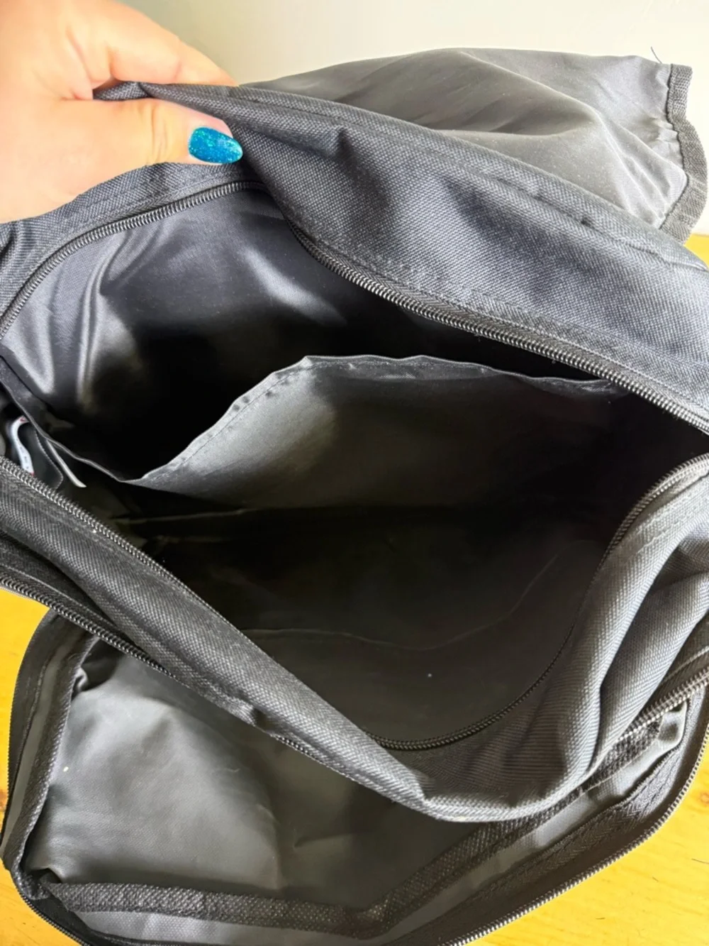 Disney Parks Leed’s Embroidered Messenger Style Work Bag‎ Laptop Black Large